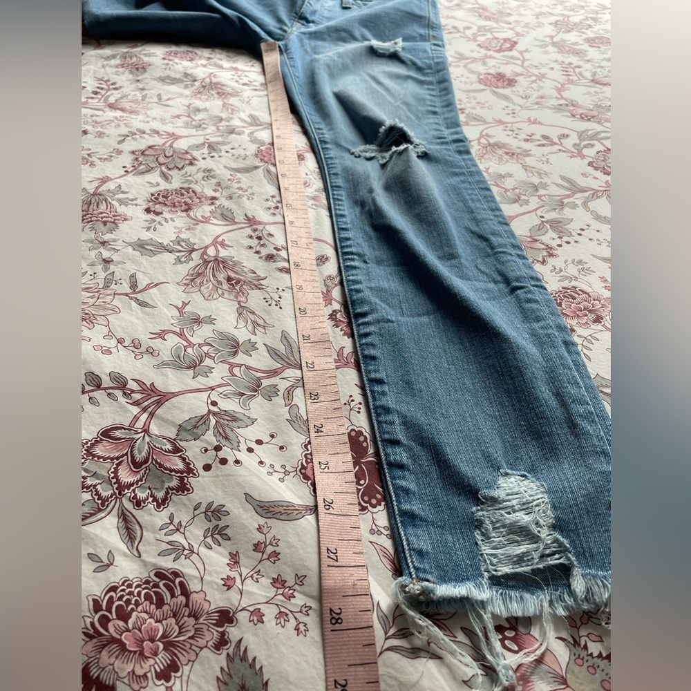 Madewell 9" High Rise Skinny Jeans in Ontario Wash: Distressed Hem‎ Edition 27 - Picture 16 of 16